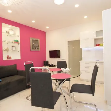 Dea Ii Apartman *